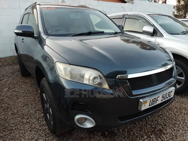 Toyota Vanguard 2013 Black - 1