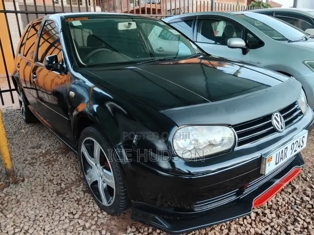 Volkswagen Golf 2004 Black - 1