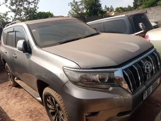 Toyota Land Cruiser Prado 2016 Gray - 1
