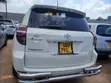 Toyota Vanguard 2011 White - 2