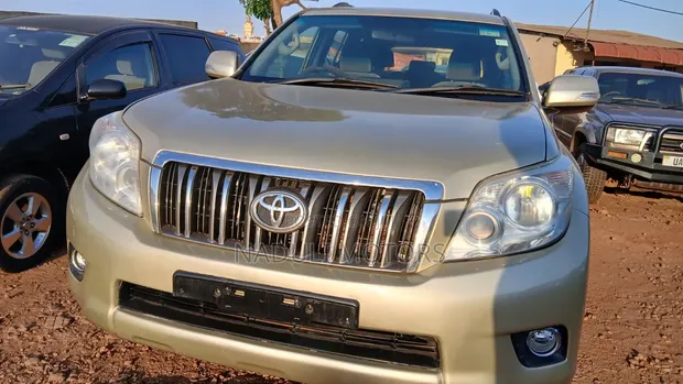Toyota Land Cruiser Prado 2016 Gold - 1
