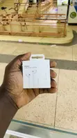 Apple EarPods with USB-C and Lightning Connectors - 3