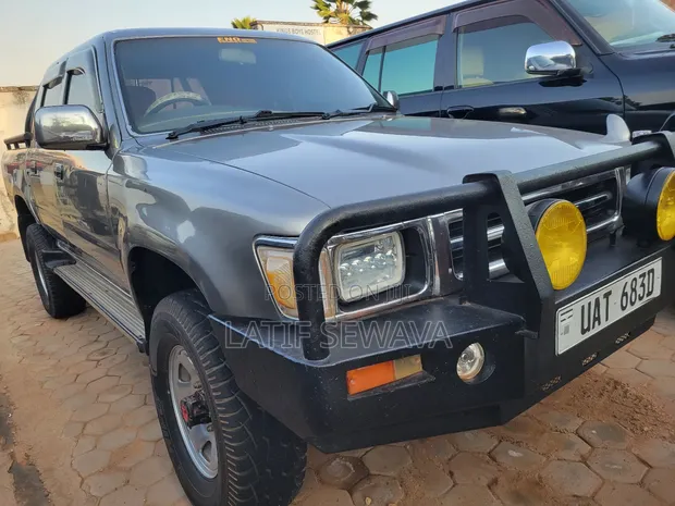 Toyota Hilux Double Cabin 1998 Gray - 1