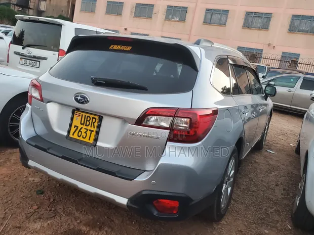Subaru Outback 2015 Silver - 1