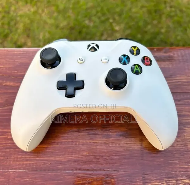 Microsoft Xbox One Wireless Controller Pad - 1