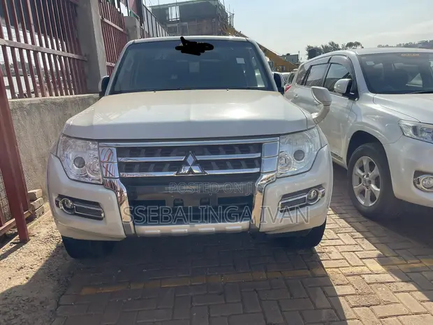Mitsubishi Pajero 2014 White - 1