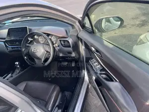 Toyota C-HR 2017 Hybrid