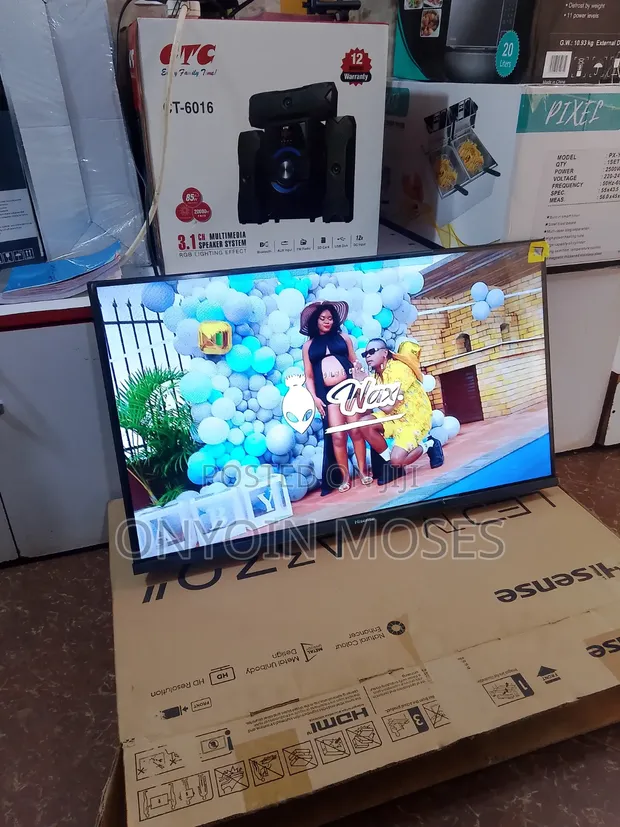Hisense 32-Inch Digital LED Flat Screen TV - 1