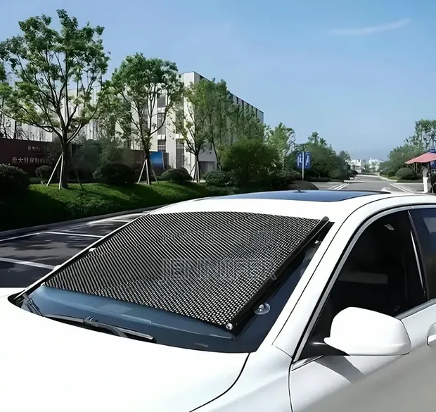 Retractable Roller Car Sunshade with Suction Cups - 1