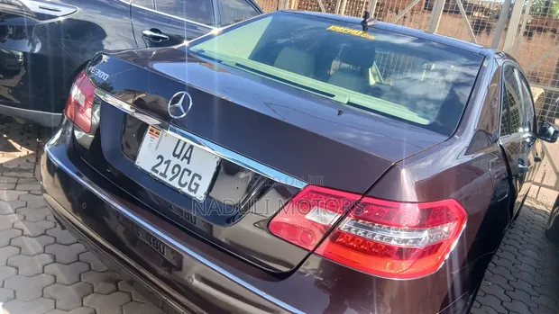 Mercedes-Benz E300 2011 - 1