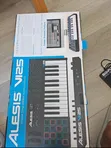 Alesis VI25 25-Key MIDI Keyboard - 3