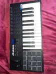 Alesis VI25 25-Key MIDI Keyboard - 5