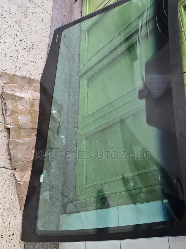 Subaru Impreza XV Windshield/Windscreen (2016-2017) - 1