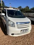 Toyota Noah 2.0 158hp AWD (8 Seater) 2013 White - 2