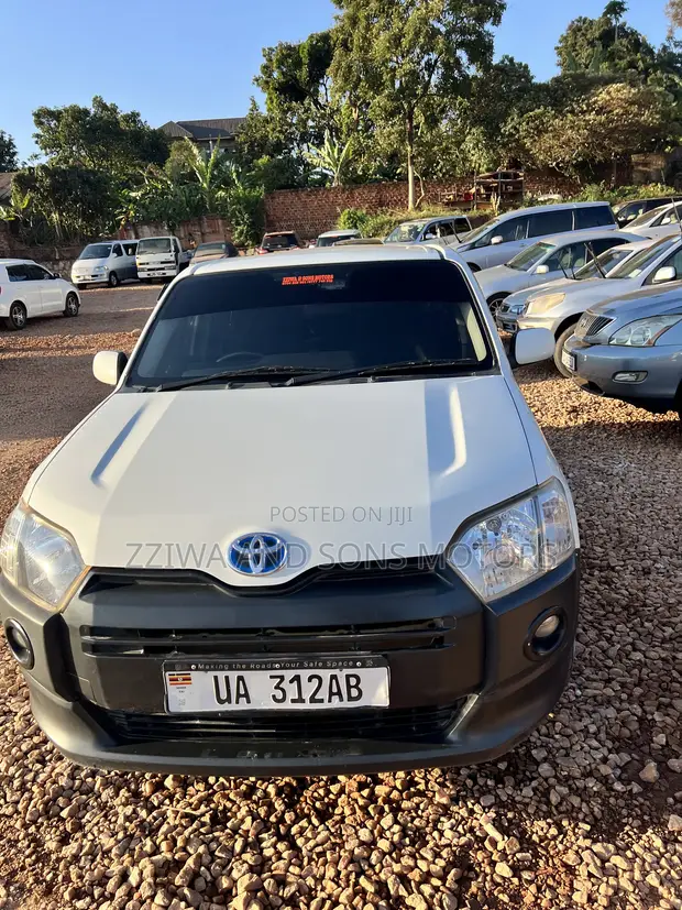 Toyota Probox 1.5 Hybrid DX 2019 White - 1