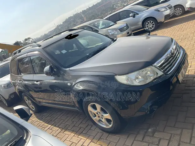 Subaru Forester 2010 Black - 1