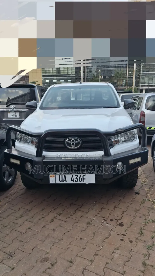 Toyota Hilux 2022 White - 1