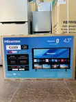 Hisense 43" QLED Q5 Smart TV - 2