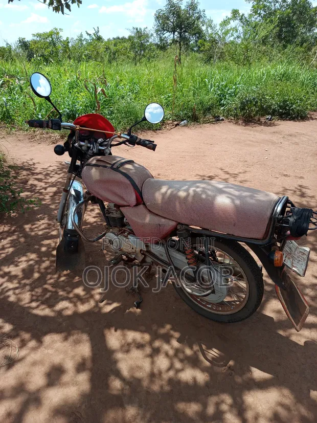 Bajaj Boxer 100 2021 Red - 1
