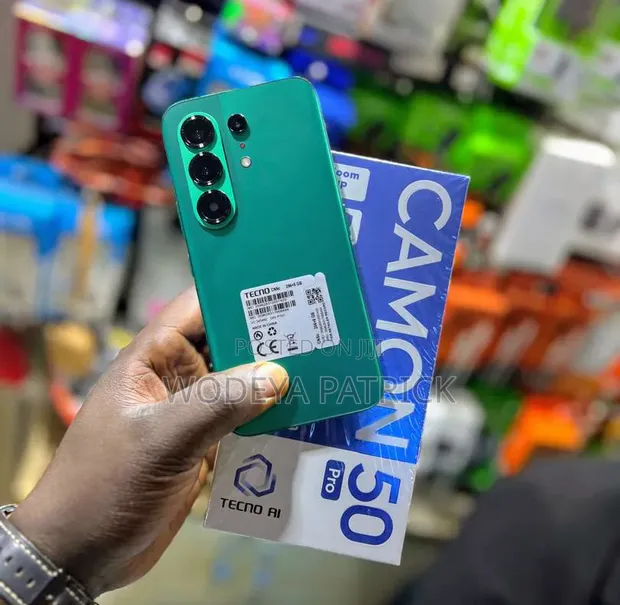 New Tecno Camon 50 Pro 256GB Green - 1