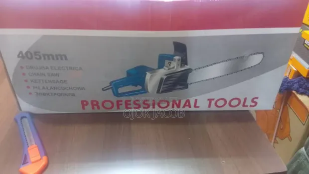 True Tiger Electric Chainsaw - Brand New - 1