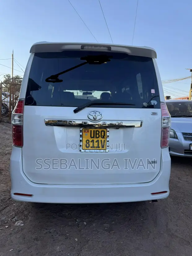 Toyota Noah Si 2009 - 1