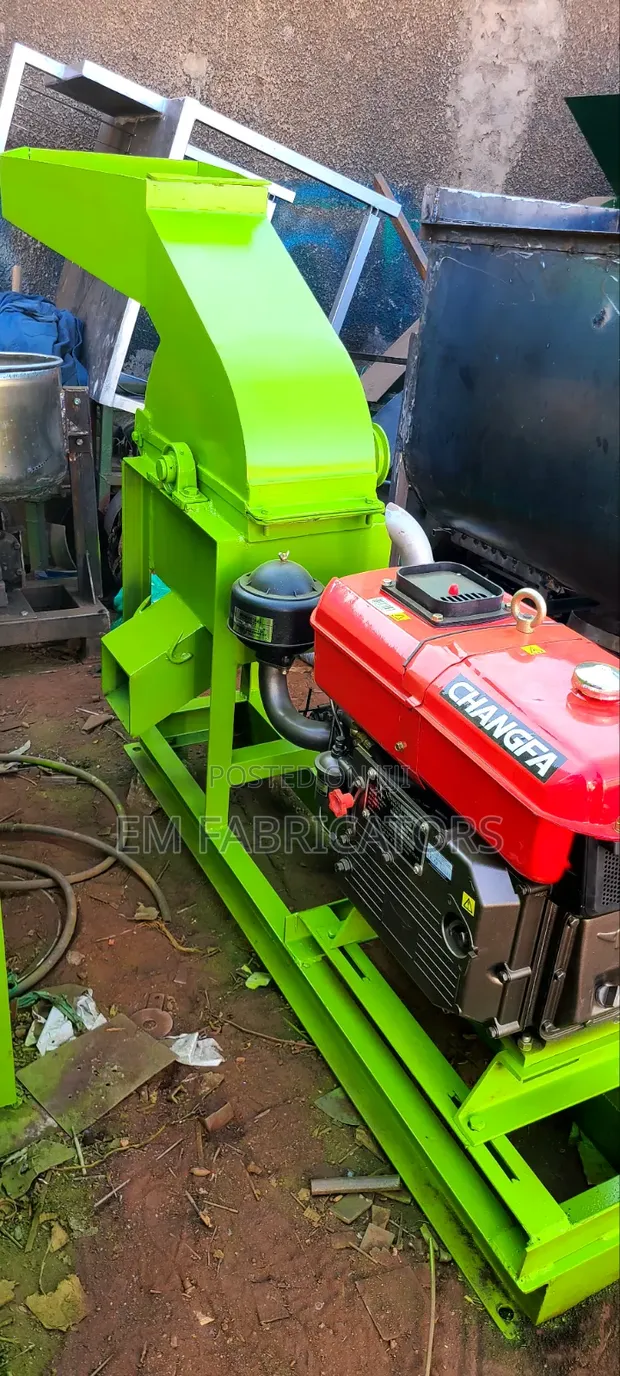Heavy Duty Animal Feed Crusher - Diesel Engine Powered - 1