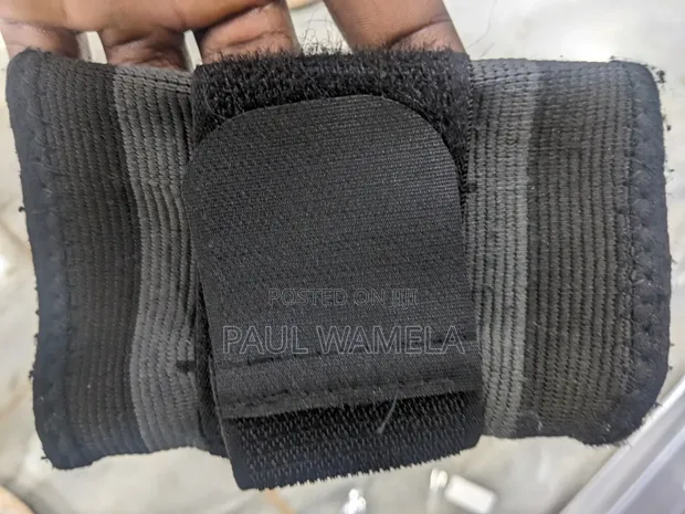 Gym Gloves with Wrist Bands & Bandages - 1
