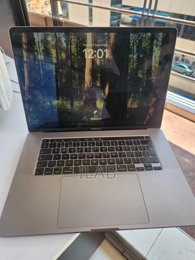 Apple MacBook Pro 2019 16" Core i7 16GB RAM 512GB SSD - 1