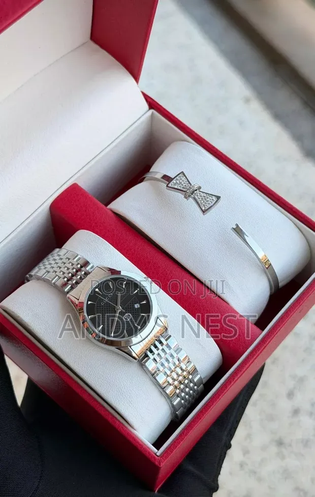 Gucci Ladies Watch with Bangle - 1