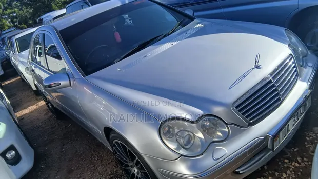 Mercedes-Benz C180 2006 Silver - 1