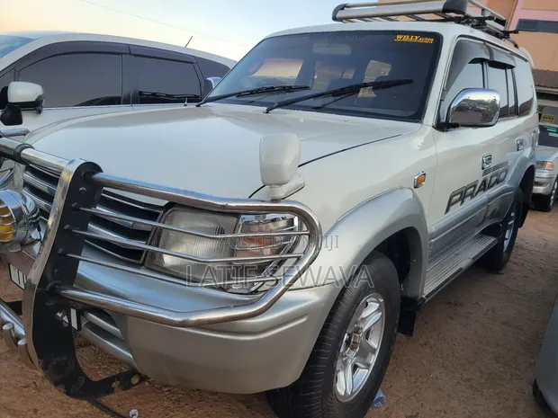 Toyota Land Cruiser Prado 3.0 D-4D 5dr 2000 White - 1