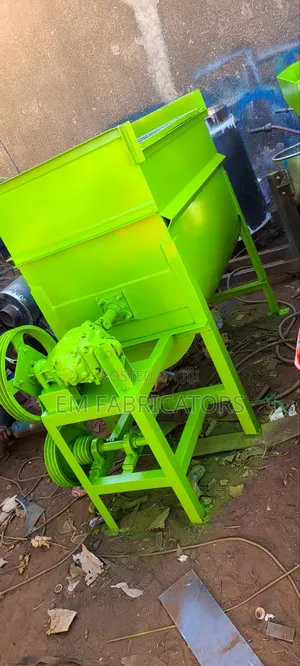 500kg Diesel Engine Animal Feed Mixer