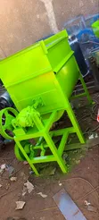 500kg Diesel Engine Animal Feed Mixer - 1