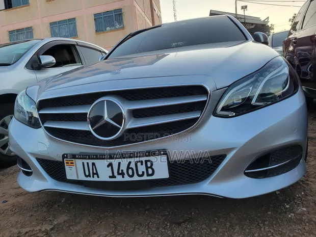 Mercedes-Benz E300 2014 Silver - 1
