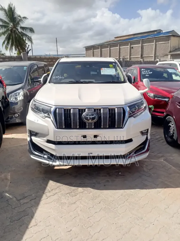 Toyota Land Cruiser Prado 2018 White - 1