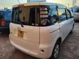 Toyota Sienta 2010 White - 4