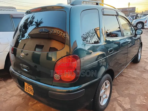 Toyota Corolla Spacio 2003 Green - 1