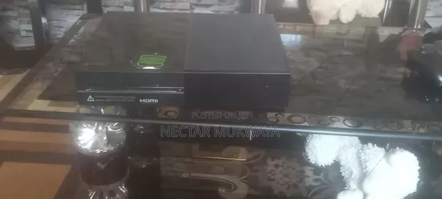 Used Microsoft Xbox One with FIFA 26 - 1