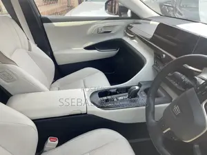 Toyota Crown Crossover 2023