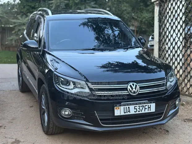 Volkswagen Tiguan 2014 Black - 1