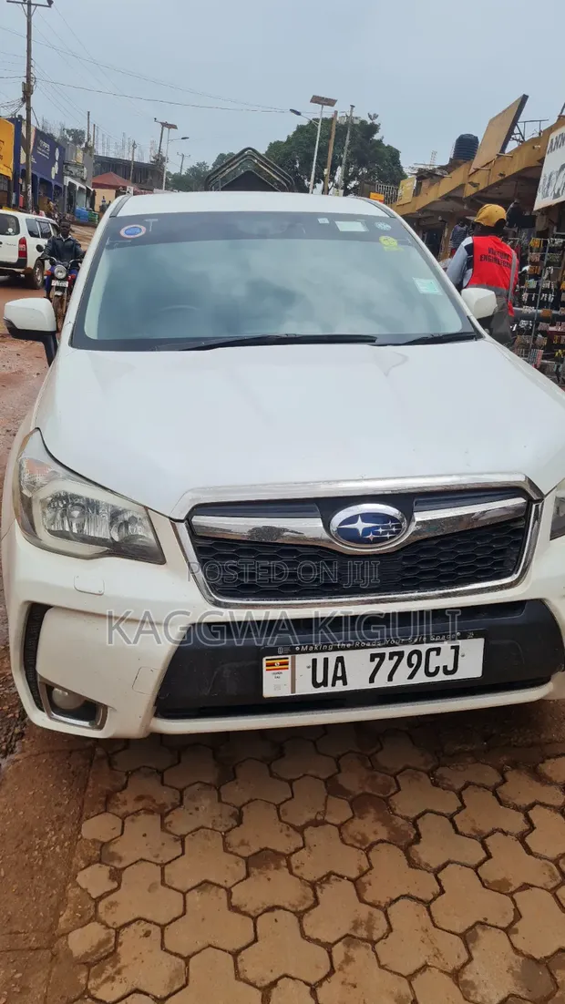 Subaru Forester 2012 White - 1