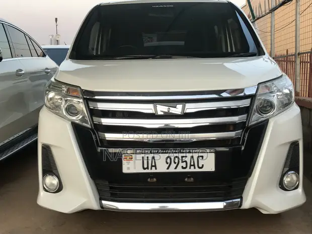 Toyota Noah 2016 White - 1