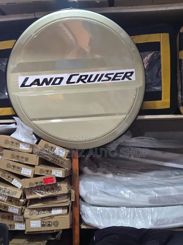 Toyota Landcruiser FJ75-FJ78 Rear Spare Tyre Cover - 1