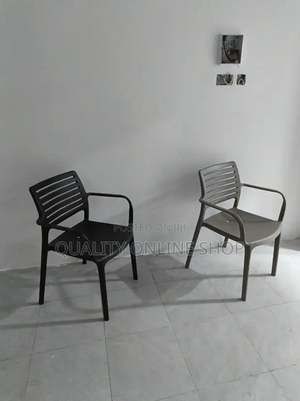 Advanced Indoor/Outdoor Plastic Chairs (Set of 4) - 1