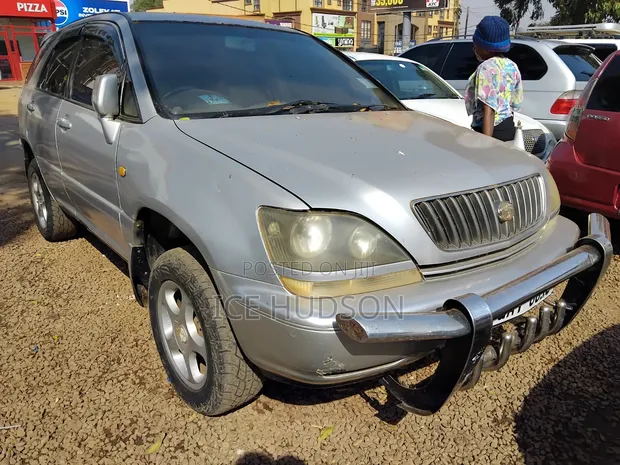 Toyota Harrier 2000 Silver - 1