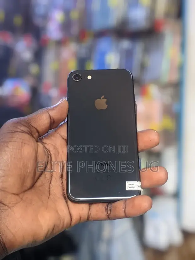 Apple iPhone 8 64GB Black - 1