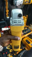 Dewalt 870W Heavy Duty Angle Grinder - 1