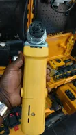 Dewalt 870W Heavy Duty Angle Grinder - 2