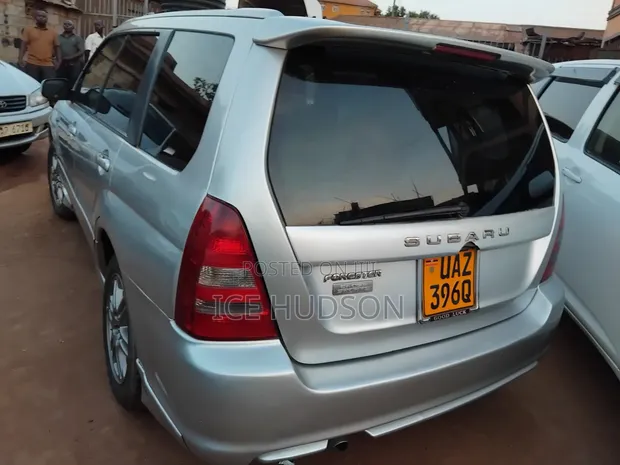 Subaru Forester 2004 Silver - 1